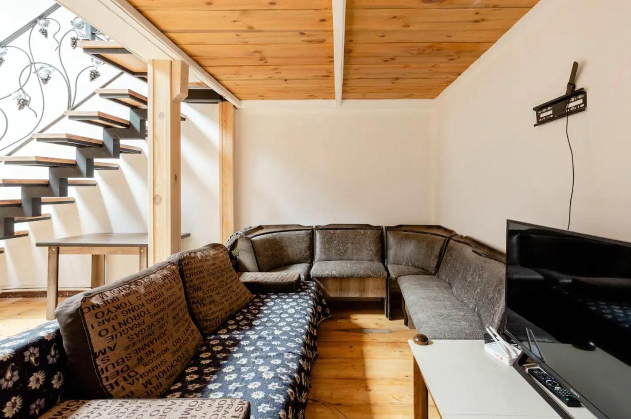 טביליסי Lovely Dulcet Loft In Center Of Rustaveli מראה חיצוני תמונה
